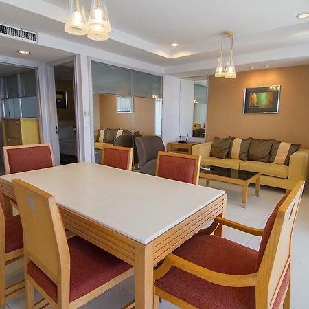 Antique Palace Apartment Бангкок Экстерьер фото